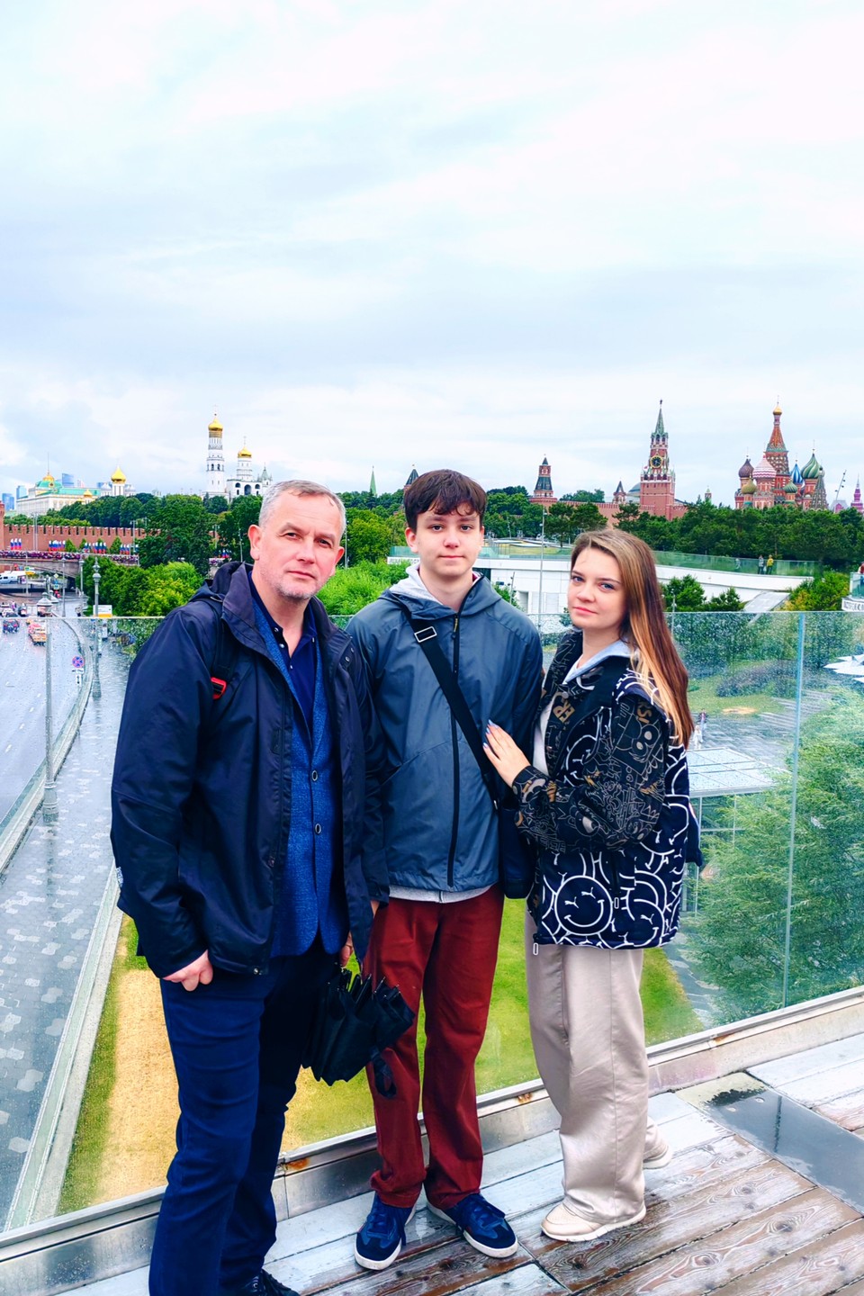 Спасибо большое, Юле за экскурсию. Достаточно интересная прогулка у нас получилась, не смотря на ливень в