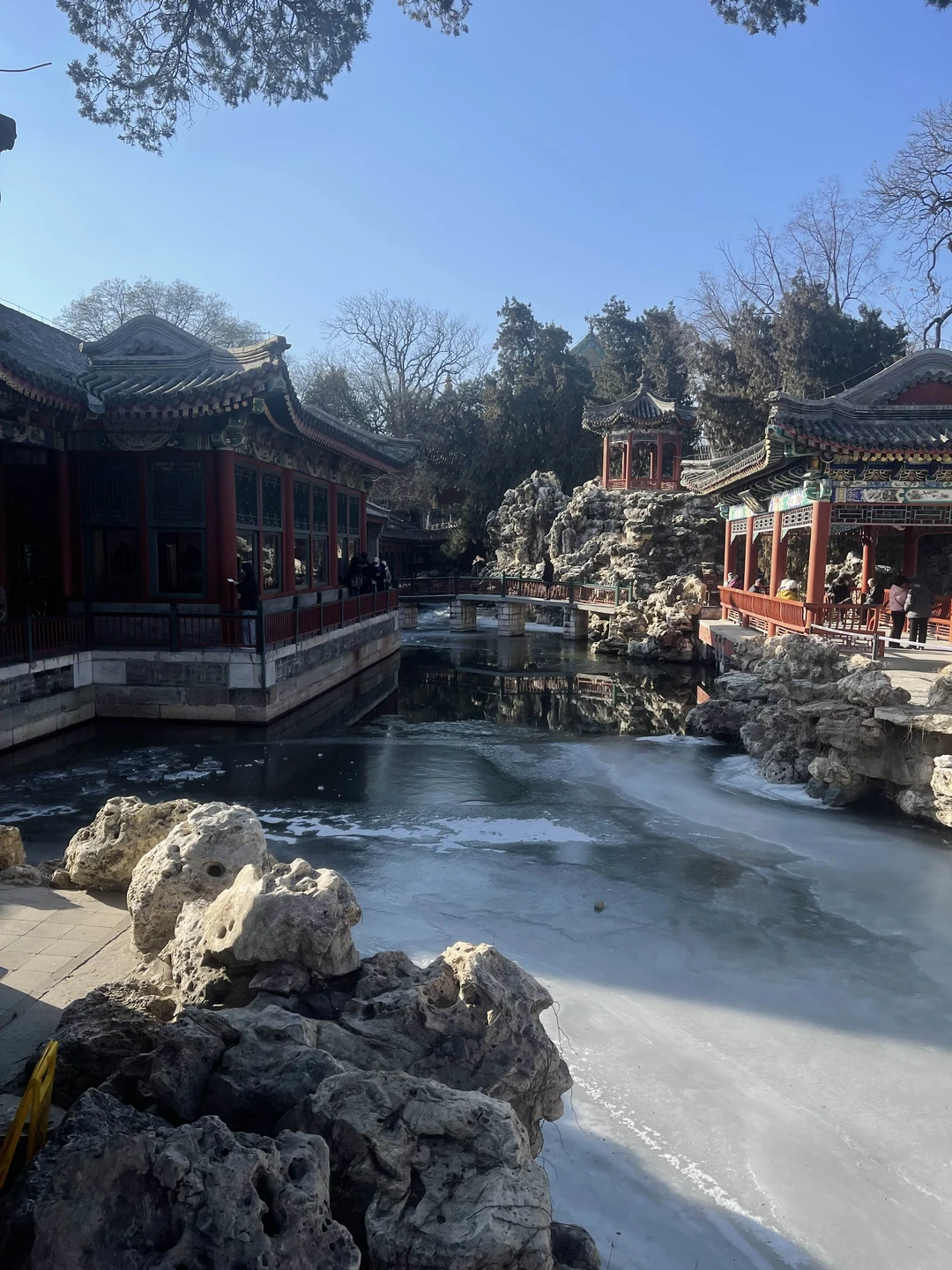 Одна из лучших экскурсий в моей жизни! Очень легко и интересно пролетело время! Вэйцзя прекрасно знает