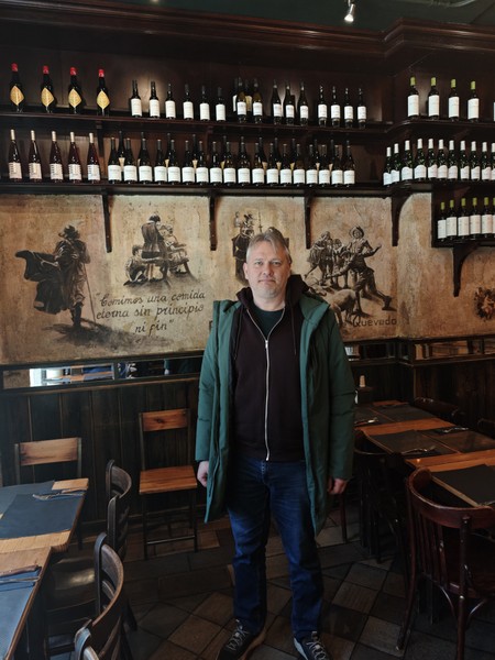 Спасибо Илье за профессиональную работу, увидели городской трафик, знаковые места Мадрида которые невозможно посетить за пару