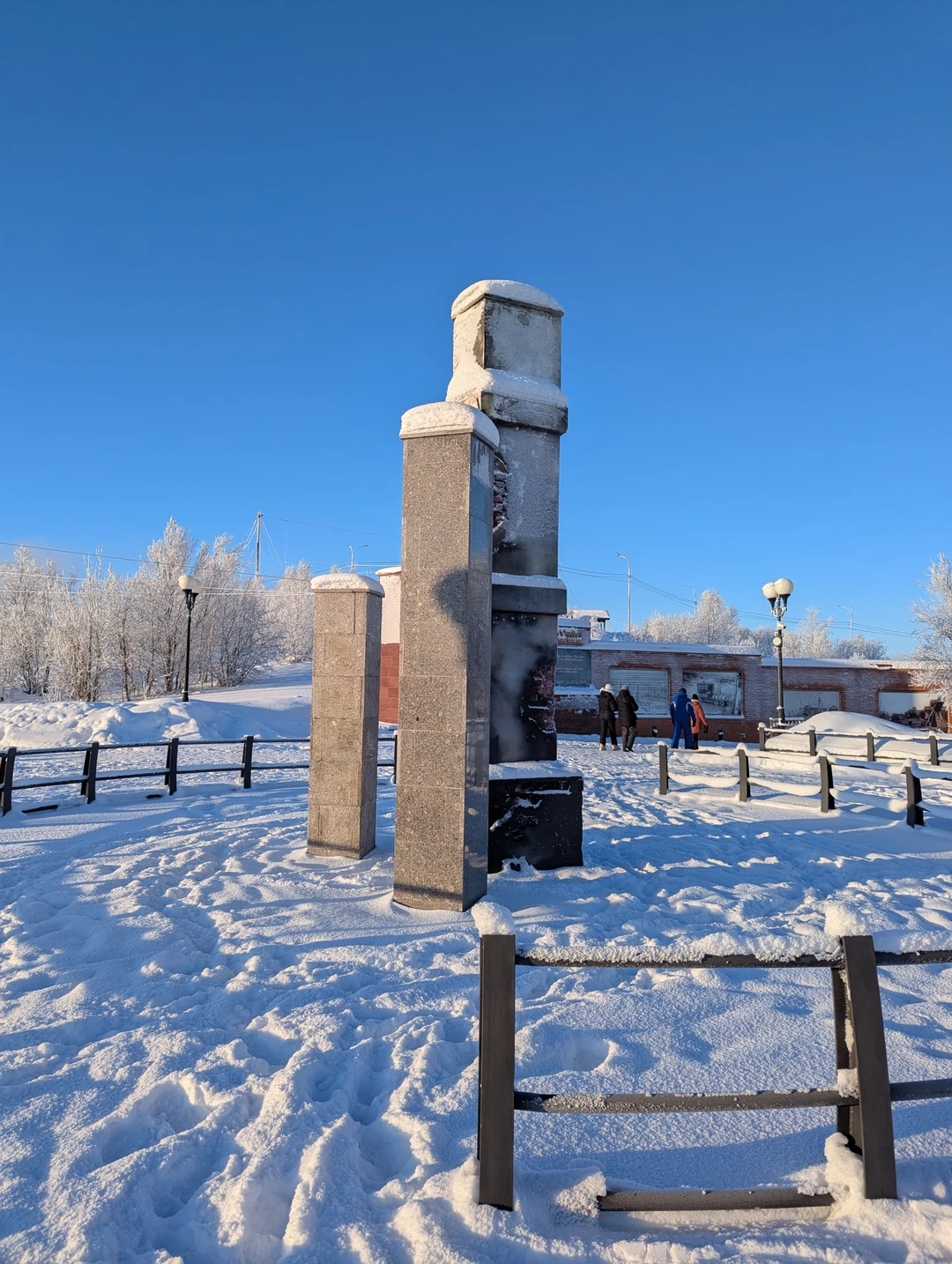 Большое спасибо гиду Максиму за прекрасно проведённую экскурсию! Он отвёз нас в такие интересные районы города