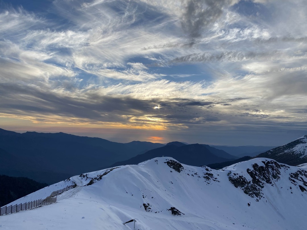 Экскурсия в горы оставила очень приятные впечатления. По времени: около 10.30 заезд к отелю, около 19.00