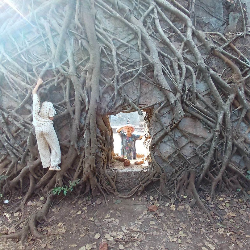 От всей души благодарим организаторов экскурсии и нашего гида Валентину. Это наша вторая экскурсия из Гоа,