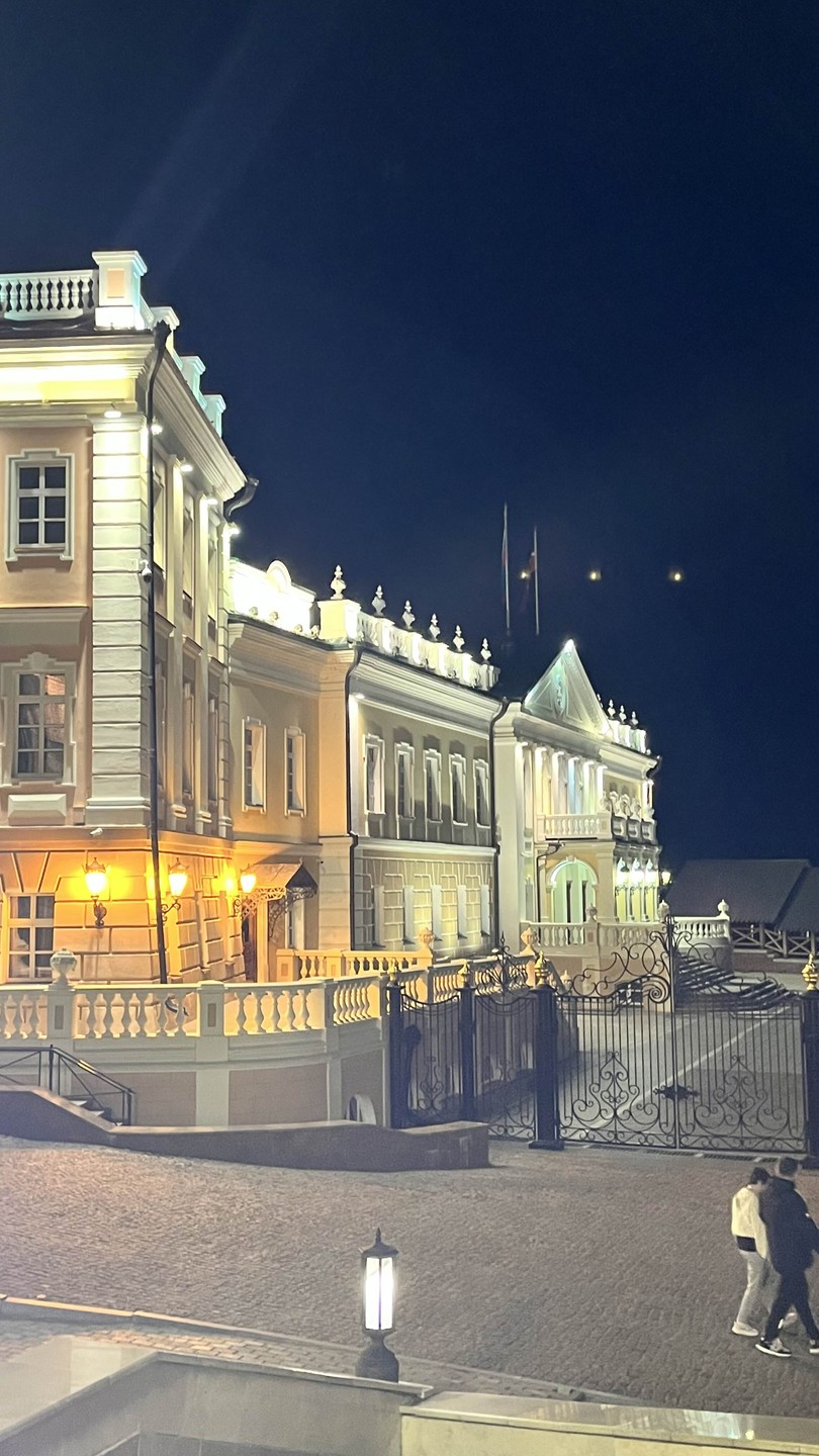 Казанский кремль в вечерних огнях (Аделина)
