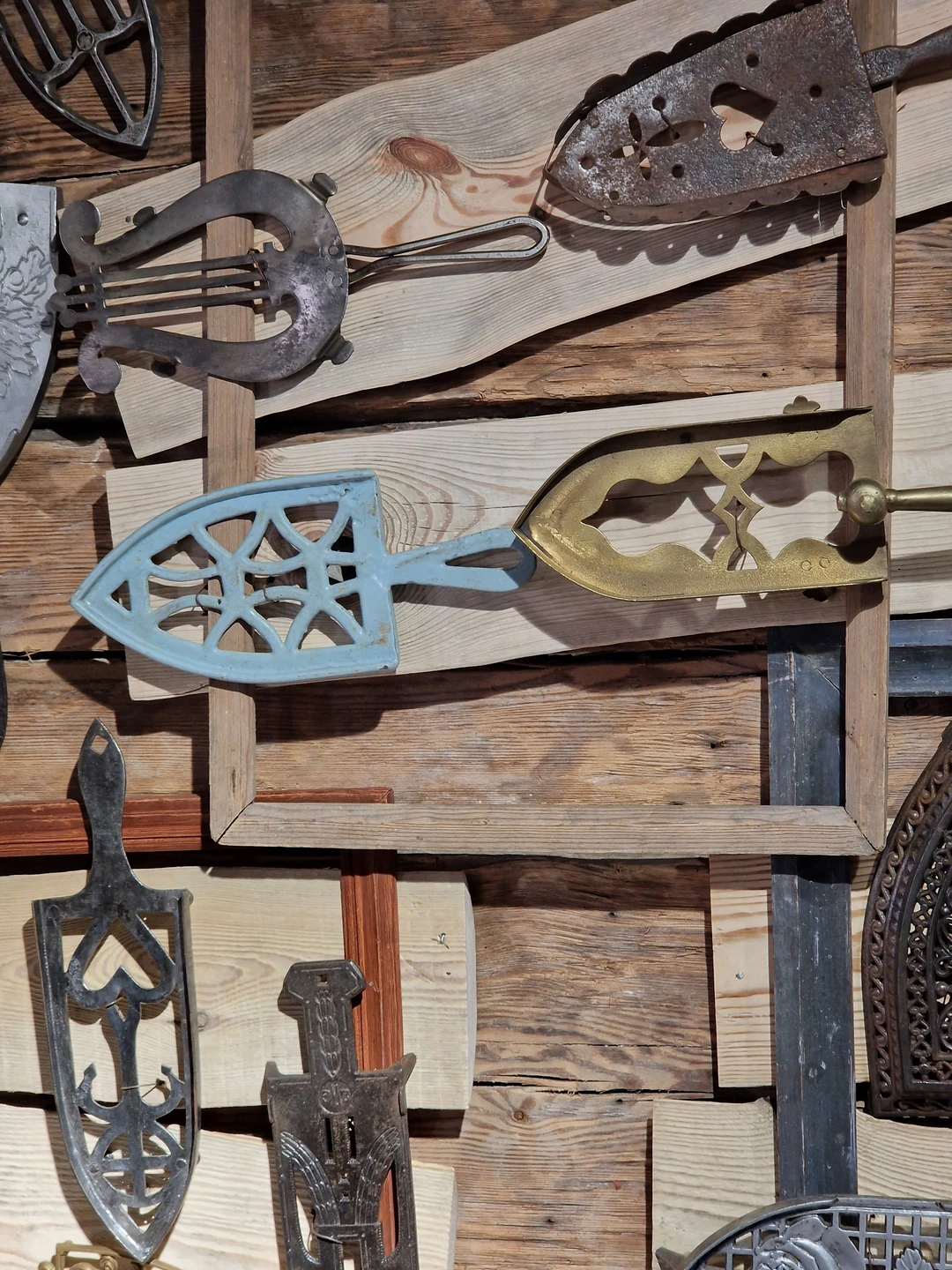 Экскурсия прошла замечательно, благодарим Андрея за интересное повествование и организованную логистику. Узнали много нового и интересного,