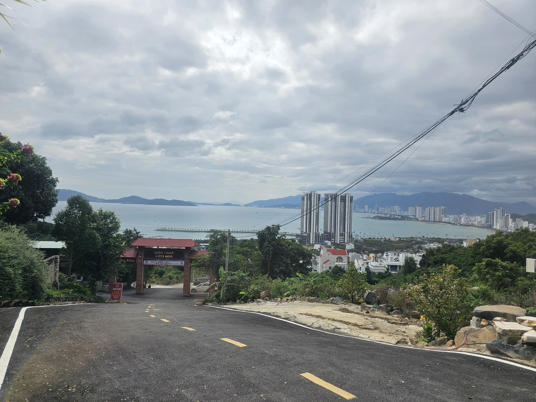 Спасибо большое гиду Ксении за тёплую и интересно-позновательную прогулку по Нячангу. Экскурсия-знакомство с городом, прошла в