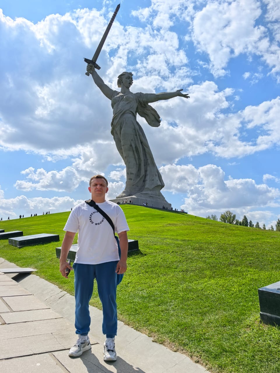 Самое лучшее что со мной произошло в Волгограде, это моя экскурсия на Мамаев курган с экскурсоводом