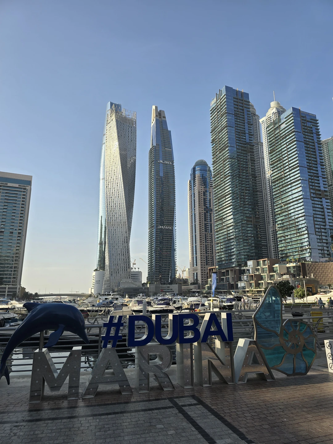 Взяла тур по Дубаю,очень понравилось,день пролетел не заметно. Посмотрели много мест,наш гид хорошо знает историю,всю дорогу