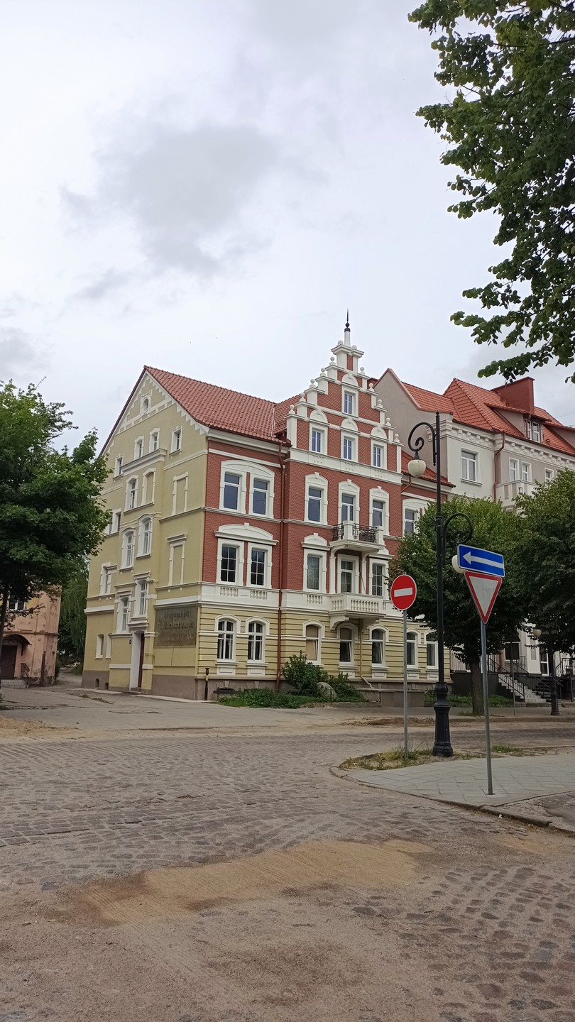 Несмотря на жару экскурсия очень впечатлила, буквально влюбились в Черняховск, это настоящая архитектурная жемчужина области, посмотрели