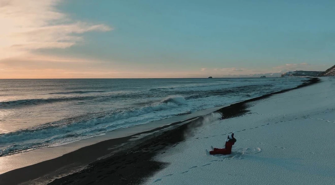 Собираясь на Камчатку впервые, долго изучала экскурсионные предложения на различных сайтах. Халактырский пляж был обязателен к