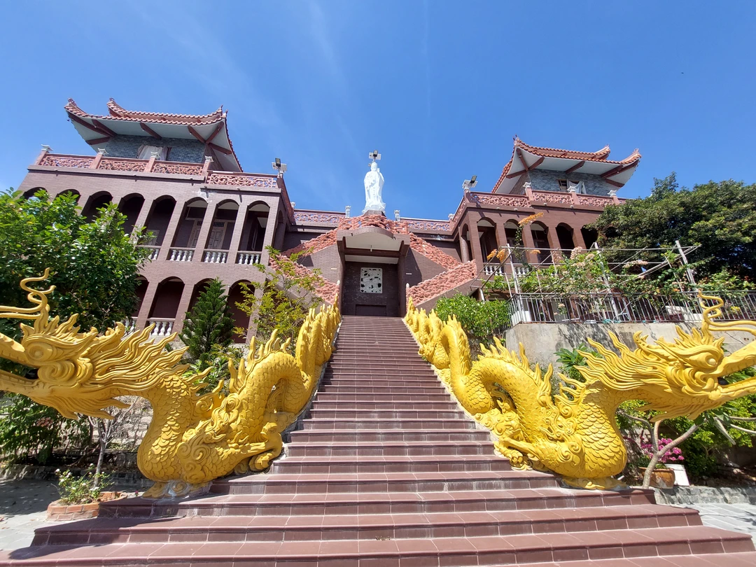 Прекрасная экскурсия, море положительных впечатлений. Вадим замечательный гид, рассказал много интересной и полезной информации про Вьетнам