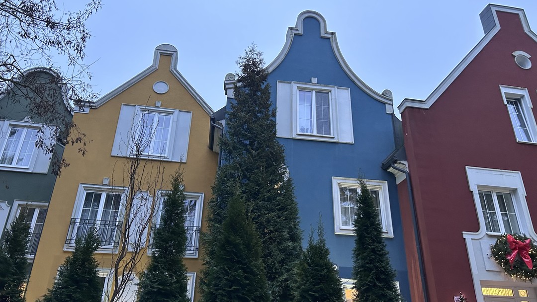 Несмотря на позднюю прогулку мы увидели все красоты города. Ощущение было, что находишься в сказке. Экскурсия