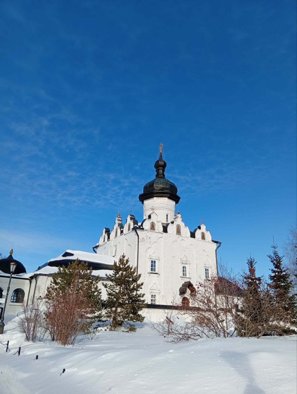 Были семьей на экскурсии в начале февраля. Очень повезло с погодой, солнечно и морозно. Свияжск прекрасен!