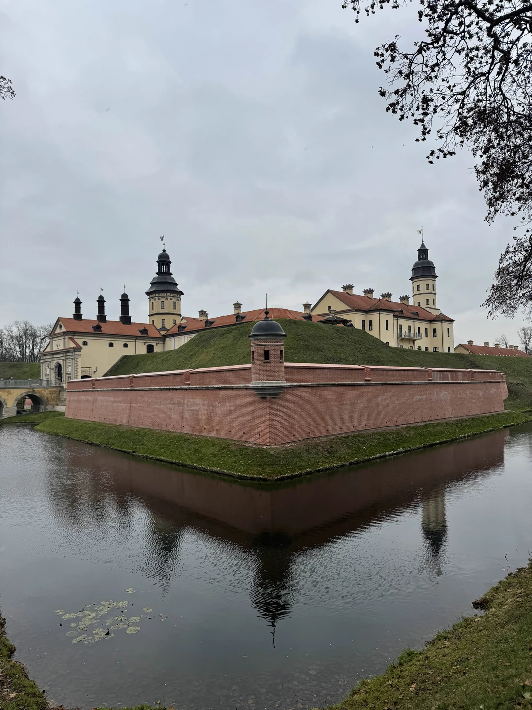 Отличная экскурсия. Все понятно. Доступно. Удобный большой автобус. Обед за 25 руб выше всяких похвал. Однозначно
