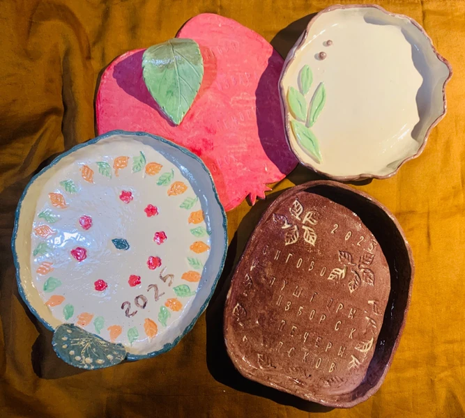 Тарелка из Пскова: мастер-класс по ручной лепке из глины