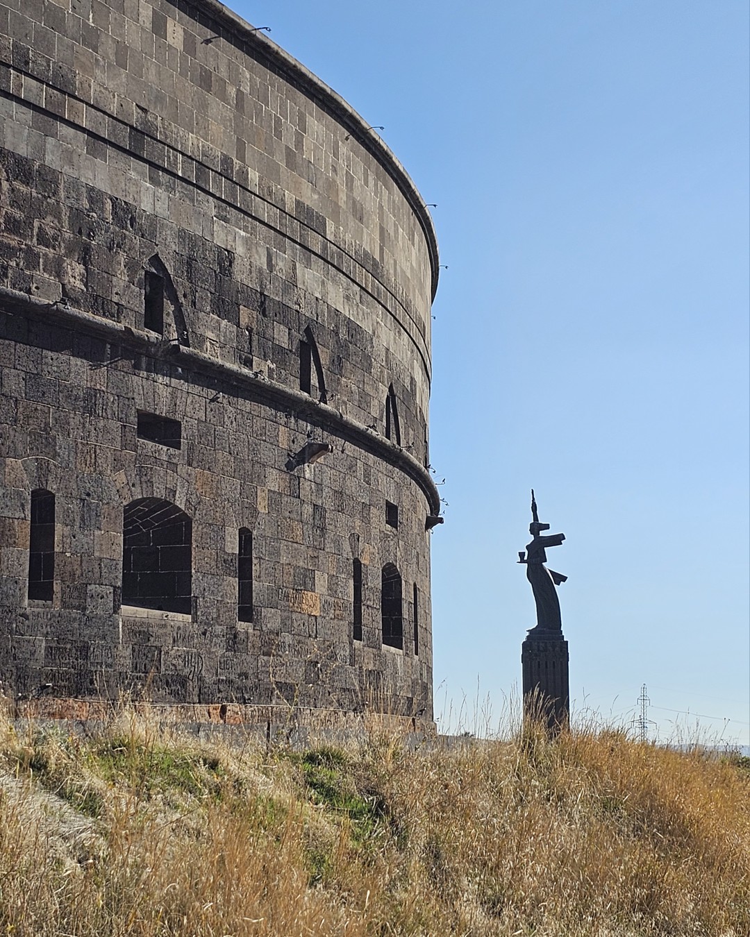 Айк и Мариам осень классные ребята. Спасибо, что показали нам свой "личный" Гюмри. С удовольствием поедем с вами ещё были рады знакомству