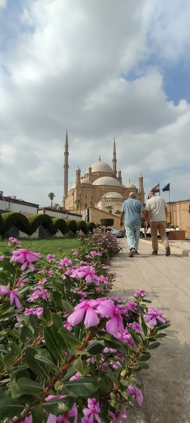 День добрый всем увлечённым! Наше знакомство со столицей Египта началось с экскурсии, очень удачно выбранной на