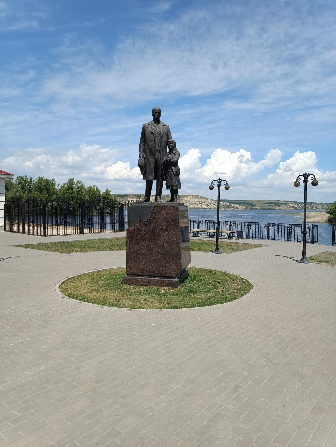 Гидом в нашей поездке была Наталия Галкина, человек безумно любящий свою профессию и свой край. И