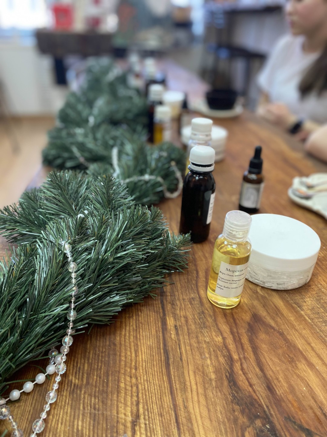 Была на мастер-классе по изготовлению скрабов с дочками 11 и 14 лет. Нам всем очень понравилось. Такой девочковый релакс))