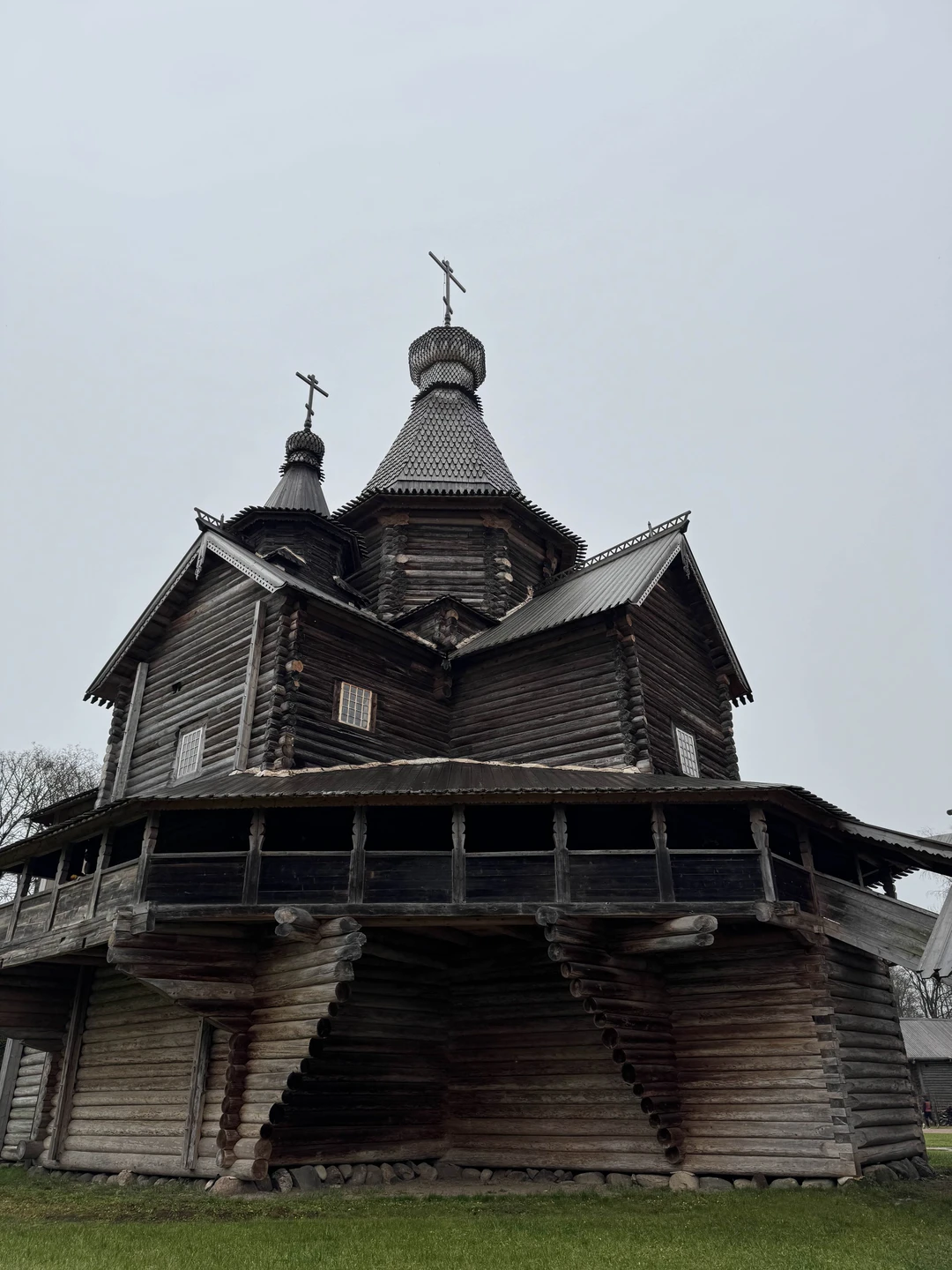 Хорошая экскурсия, но как-то суховато что ли и слишком все быстро. В Витославлицах было мало времени