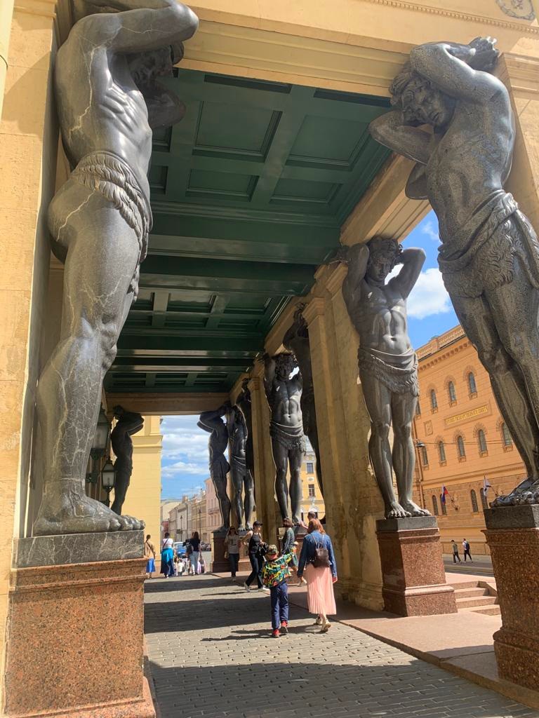 Обзорная экскурсия по Петербургу на минивэне (Екатерина)