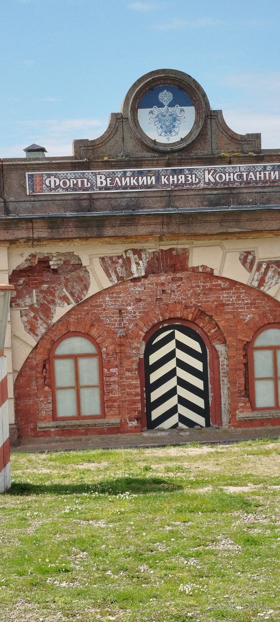 Из Санкт-Петербурга в Петергоф и Кронштадт: 2 города за 1 день (Наталья)