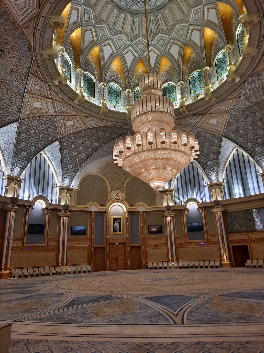 Экскурсия очень понравилась. Экскурсовод Александр рассказывает интересно, непринужденно, прислушивается к вопросам и комментариям участников группы и