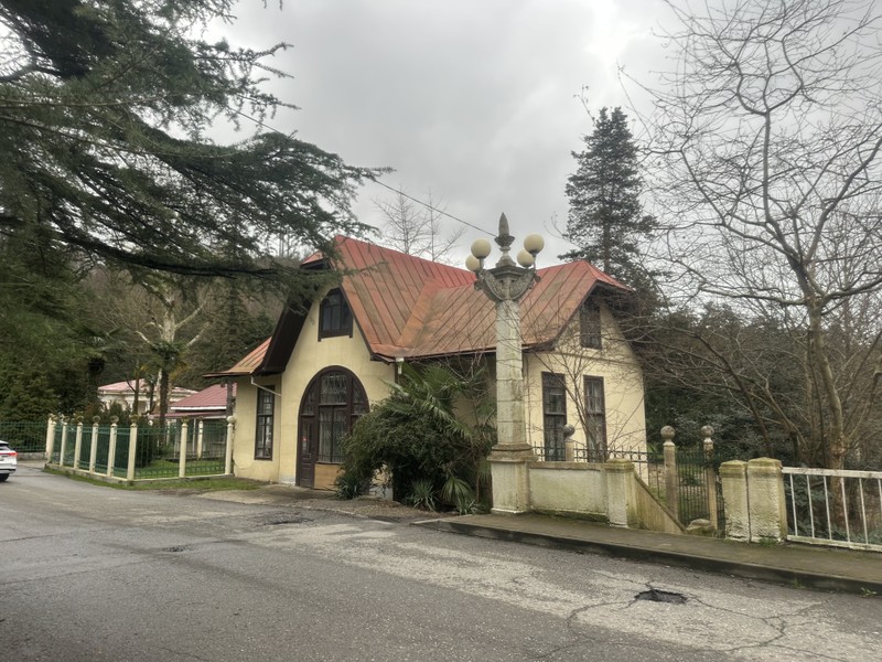 Сама экскурсовод - сгусток радости и позитива. Знающий и любящий историю гид. Рекомендуем