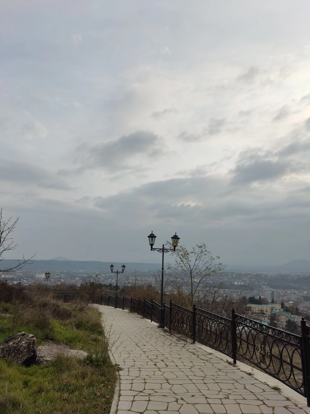 Отличная экскурсия! Валерия комфортный в общении, приятный человек, доступно, подробно, с глубоким знанием истории и естественных