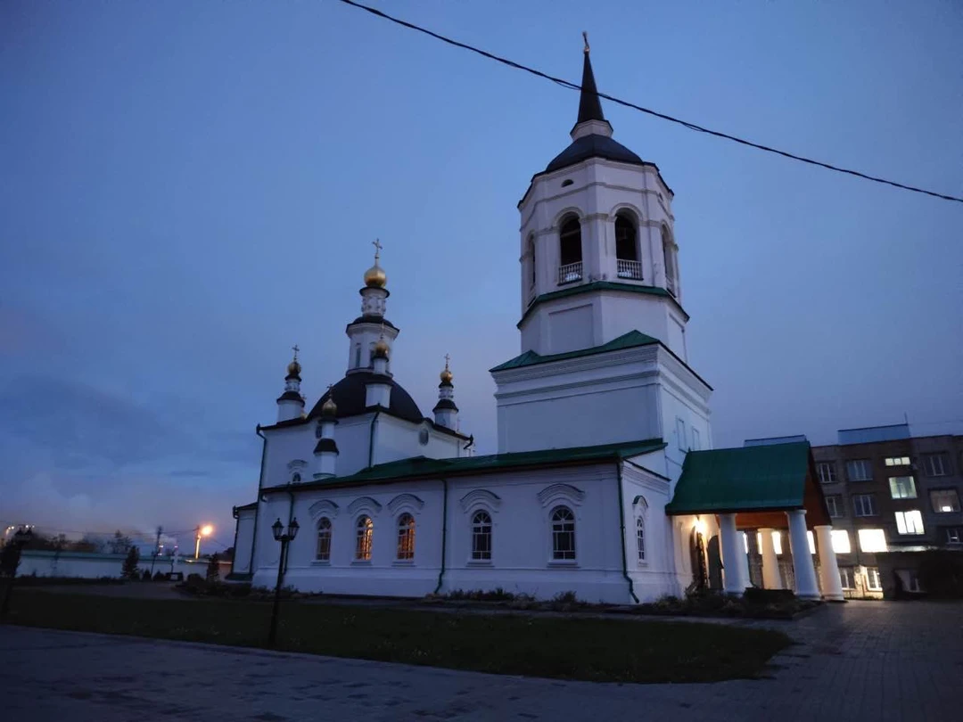 Отличный экскурсовод Светлана. Был в командировке в сентябре 2022 и освободился раньше планируемого, стал искать экскурсии