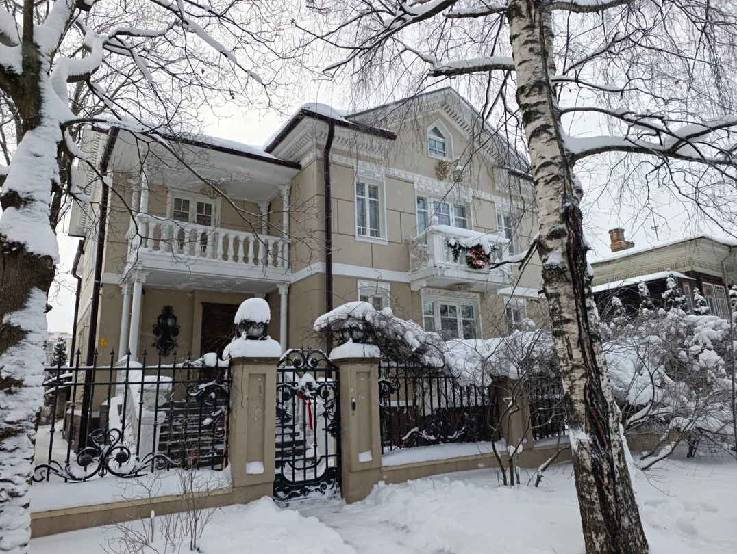 Были на экскурсии с Ириной, в составе: взрослый и трое детей 9,14 и 19 лет. Очень