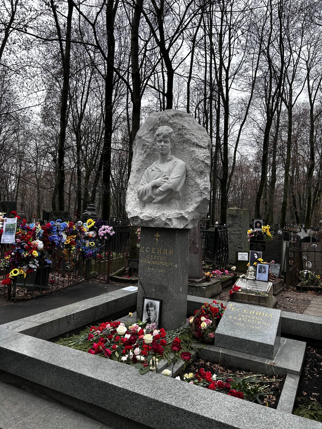 Экскурсия 30.11 по Ваганьковскому кладбищу нам очень понравилась. Хотим поблагодарить гида Светлану за прекрасную экскурсию. Узнали