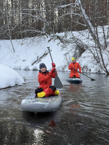 Решились на эксперимент — сплавляться на сапе в Нижнем Новгороде зимой, и ни разу не пожалели!