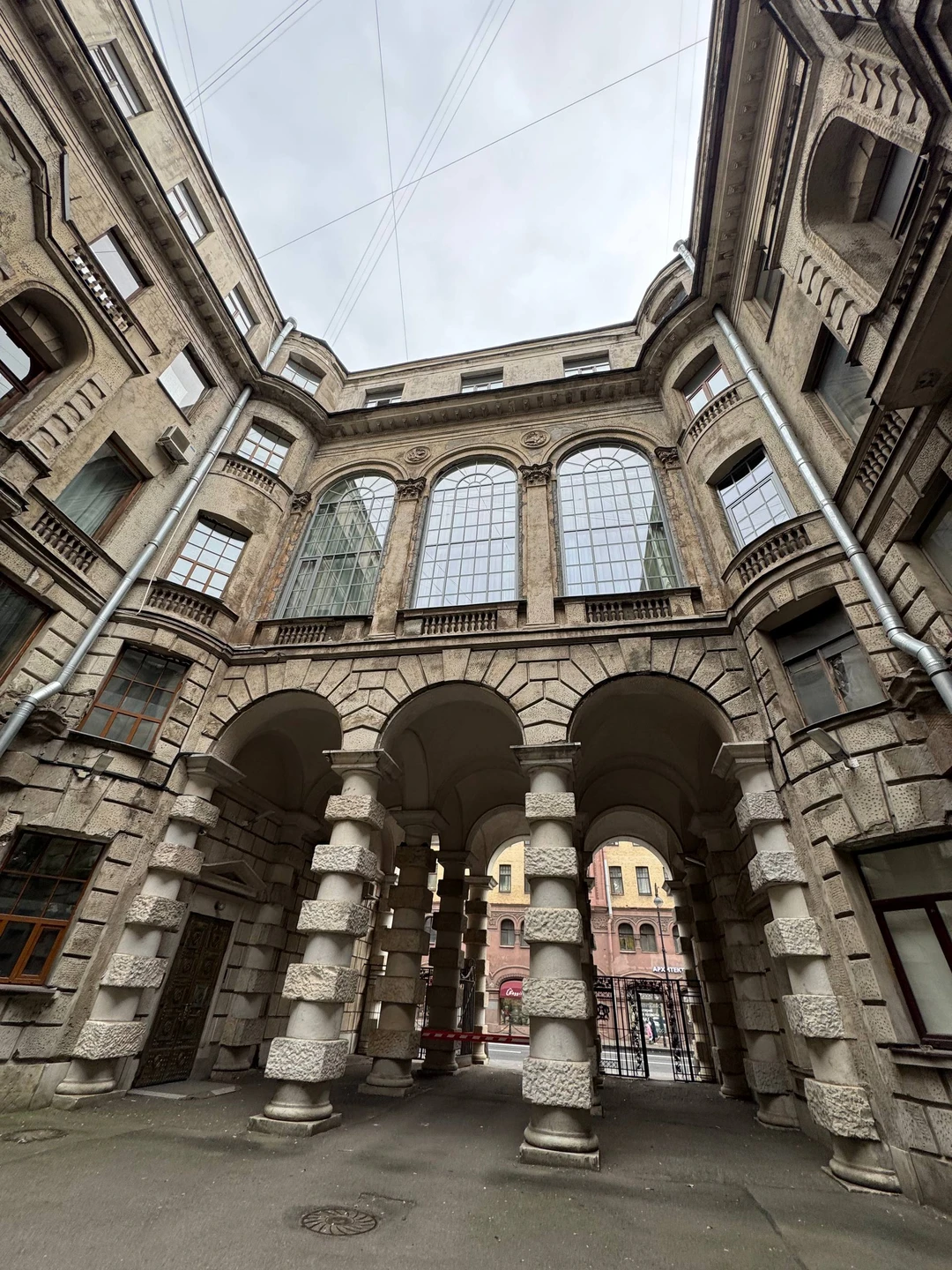 Были осенью втроем и с группой, потрясающая, интересная, насыщенная экскурсия от знатока своего дела, Светланы! Своими