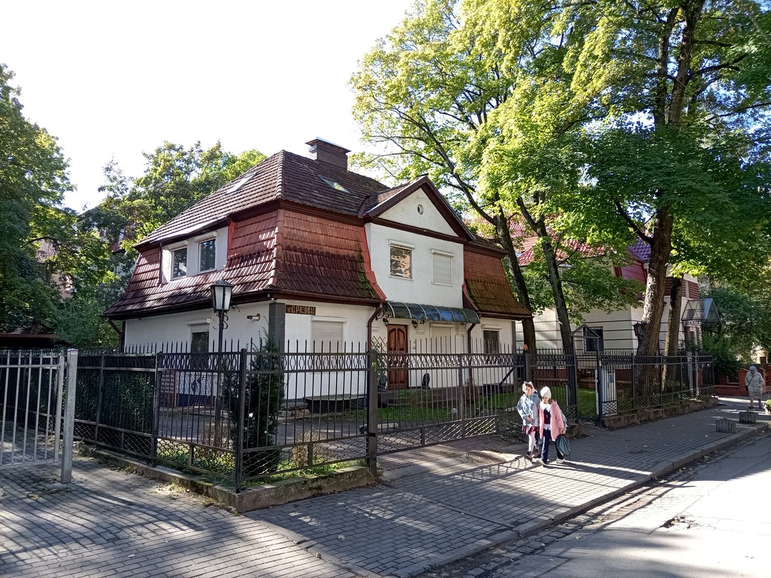 Очень душевная и нескучная экскурсия по городу-саду - колонии вилл Амалиенау. Автор хорошо знает и любит