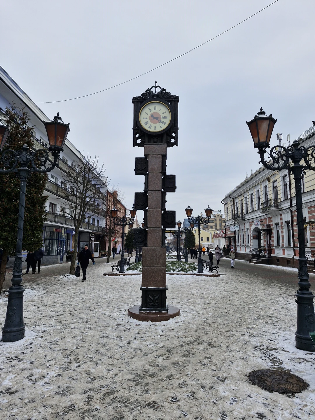 Добрый день! Брали экскурсию на новогодние праздники. До обеда Брестская крепость, после обеда непосредственно Брест. Сергей