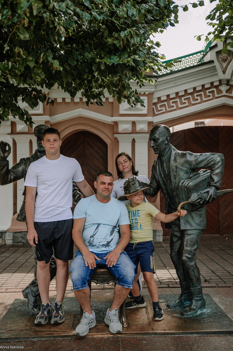 Большое спасибо Анне. Очень милая, ответственная девушка. Это наш первый опыт экскурсии в таком формате. Мы