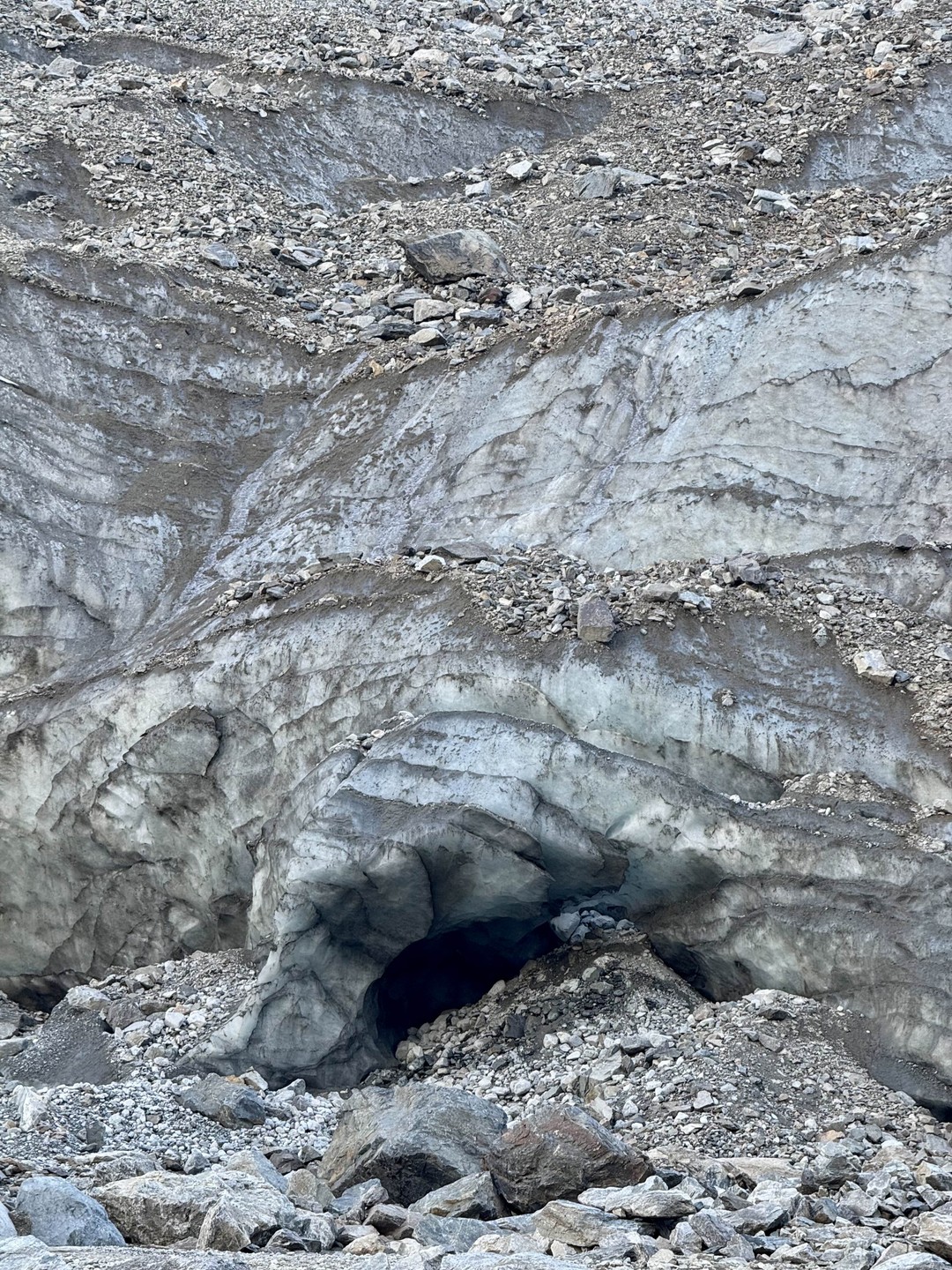 18 октября 2025 мы прошли путь до Цейского ледника и обратно, с гидом Валерой. Маршрут очень