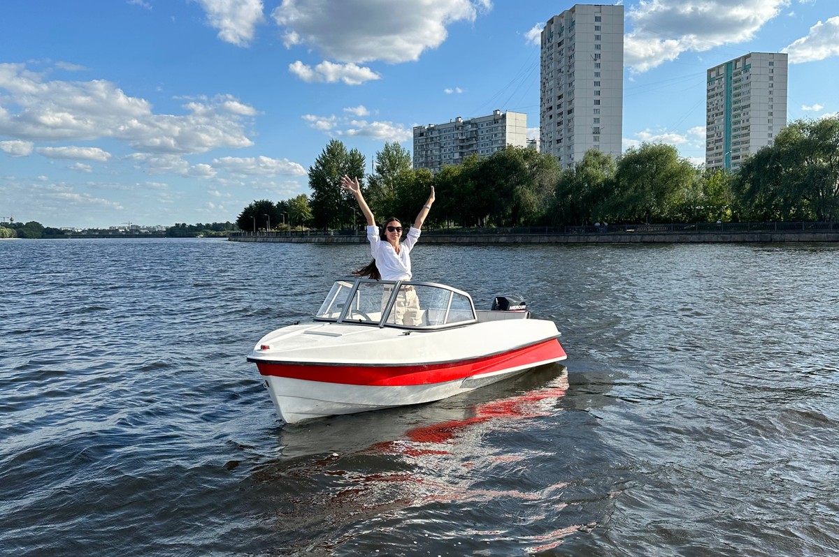 Сам себе капитан: прогулка по Москва-реке на катере