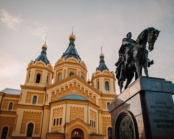 Главные локации Нижнего Новгорода: соборы, Большая Покровская улица и усадьба Рукавишниковых
