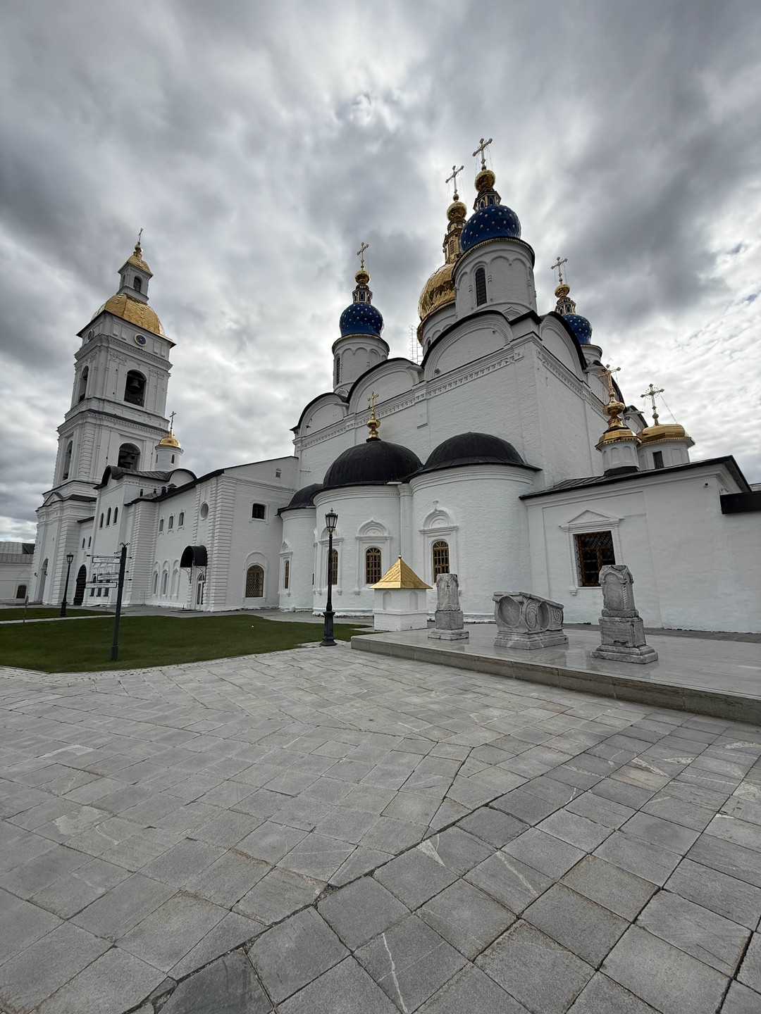 Мы приехали из Омска в Тобольск на выходные. Город интересный, красивый, старинный, но только экскурсовод с