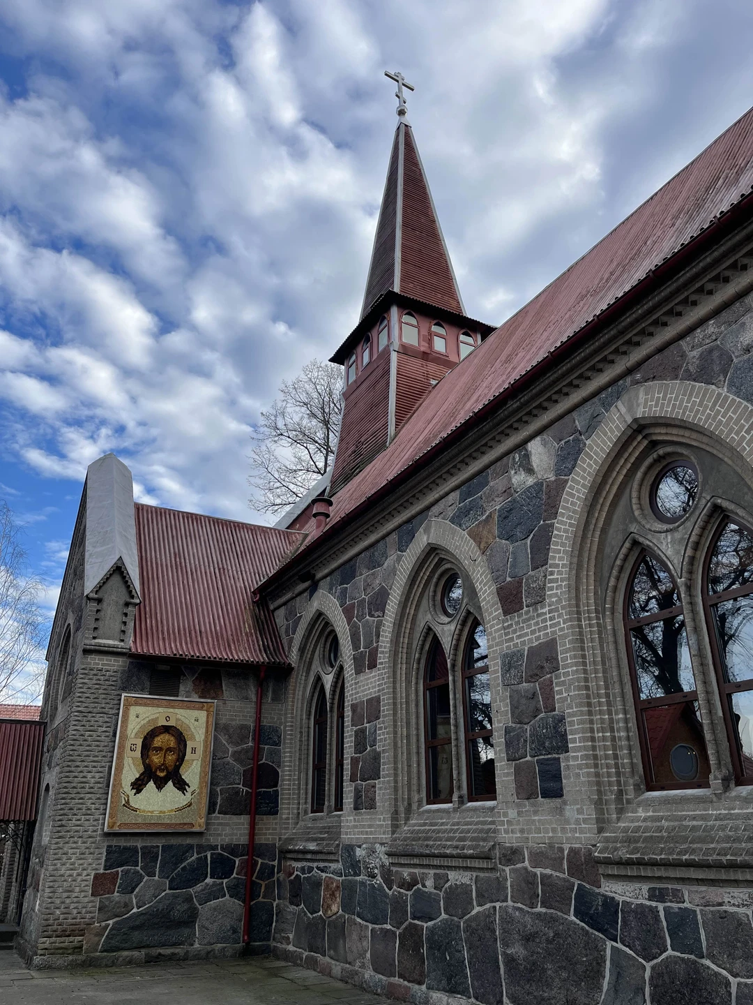Это была удивительная поездка. Евгений нашел к каждому подход. Эрудированный, с чувством юмора, хорошо знает историю