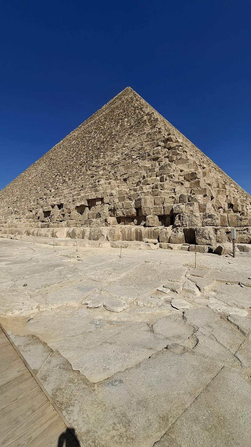 Были на двухдневной экскурсии. Остались просто в восторге! Первый день был посвящен пирамидам, Саккаре, Мемфису. Нашего