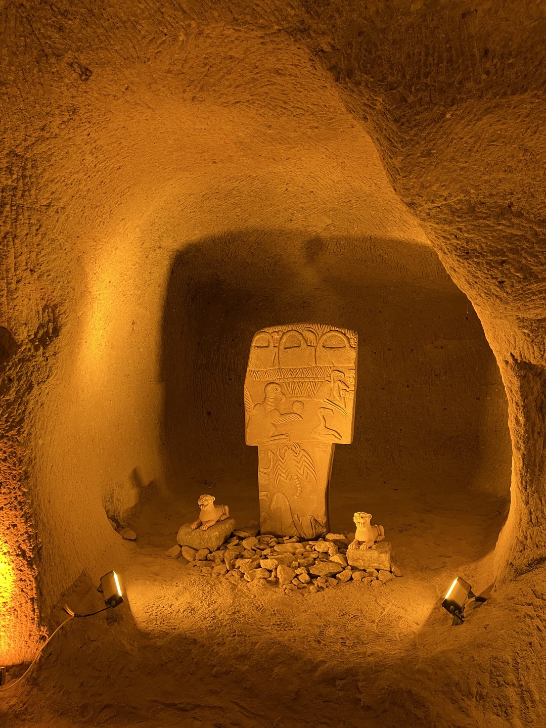 Мурат - идеальный гид! Отличный русский язык, хорошее образование, уроженец Каппадокии, невероятно обаятельный, внимательный человек. Логистика