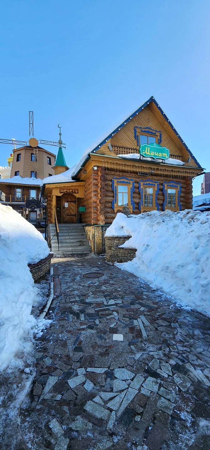 Замечательный Гид Нурия! Поведала тайны прекрасной Казани!!! Отличный рассказчик!!! Материал подаётся легко и настолько понятно, что