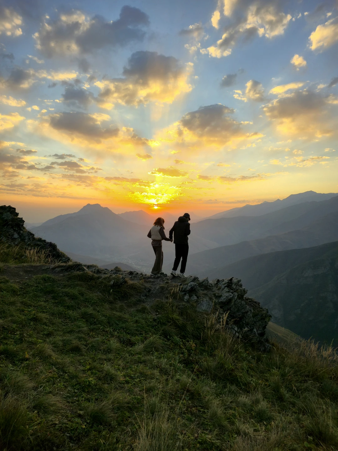 Спасибо нашему гиду Роланду за незабываемые эмоции и комфортную поездку. Это был лучший рассвет и потрясающие виды