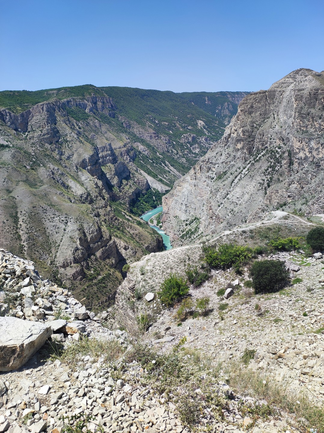 Отличный тур и Абдулла- отличный гид, если путешествовать по Дагестану, то только с ним! Встретили очень