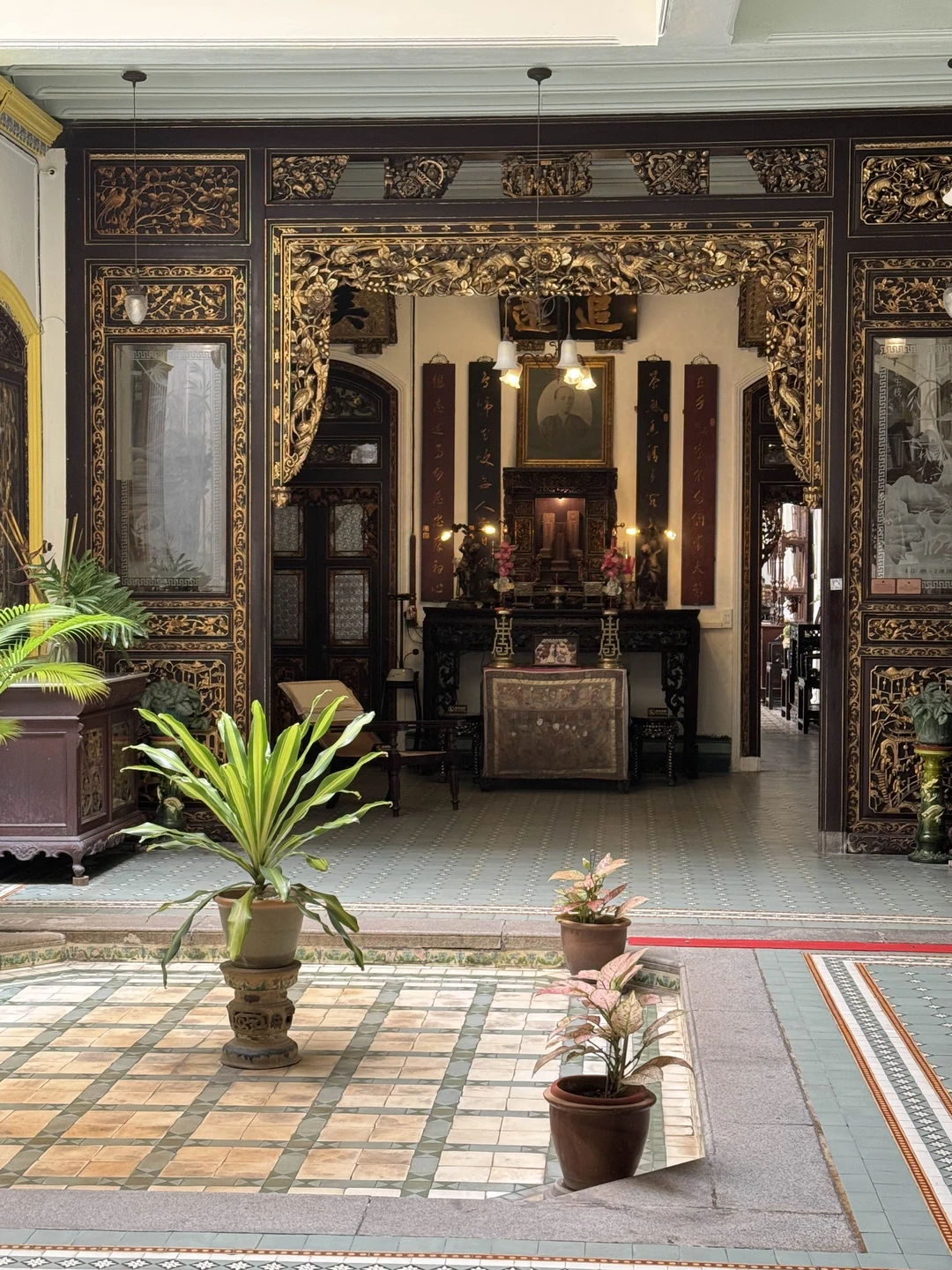 Всем очень рекомендую, обращайтесь к Юлии. Профессионально, приятно, интересно, вкусно, познавательно. Много исторических деталей, общей информации