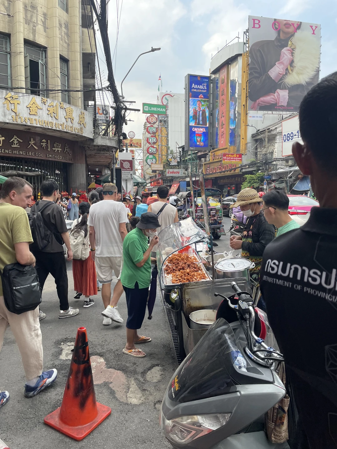 Все прошло как планировалось. Мы находились первый день в Бангкоке. Экскурсия помогла нам начать ориентироваться в