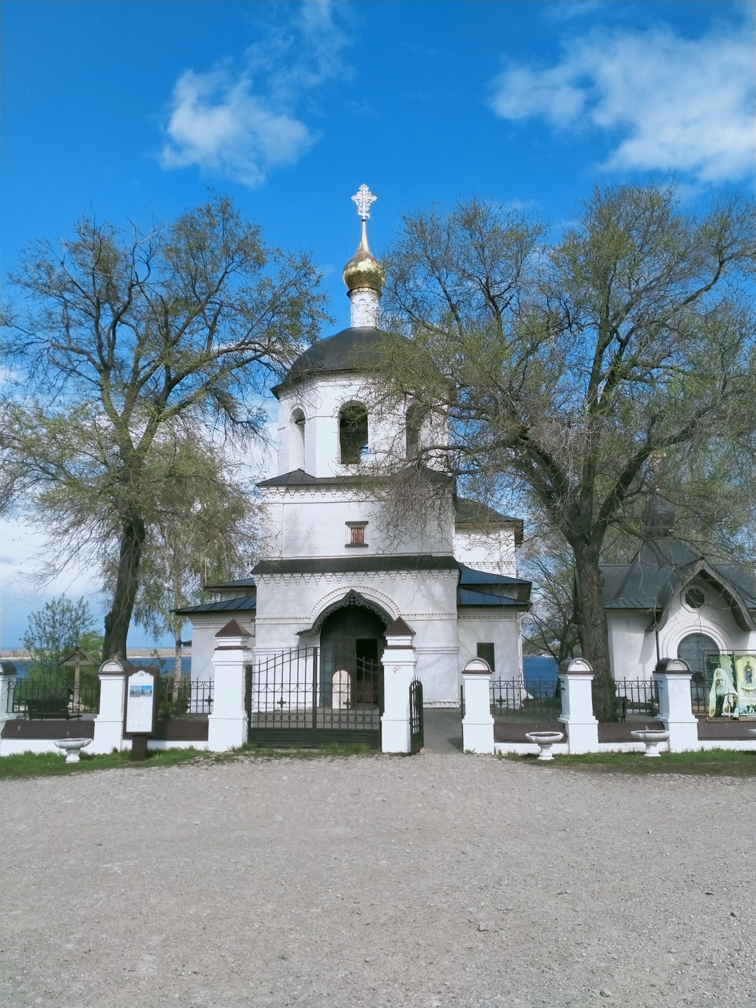 Поездка в Раифский монастырь и город Свияжск была великолепна. Любовь подаёт информацию доступно, легко и интересно