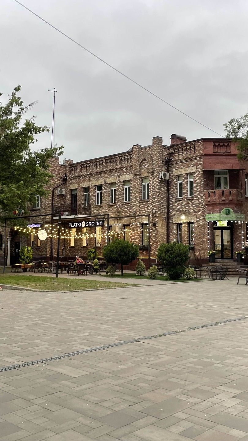 Остались очень довольны экскурсией по Грозному! Бонусом получили подробный рассказ про мемориал славы в Ингушетии. Гид